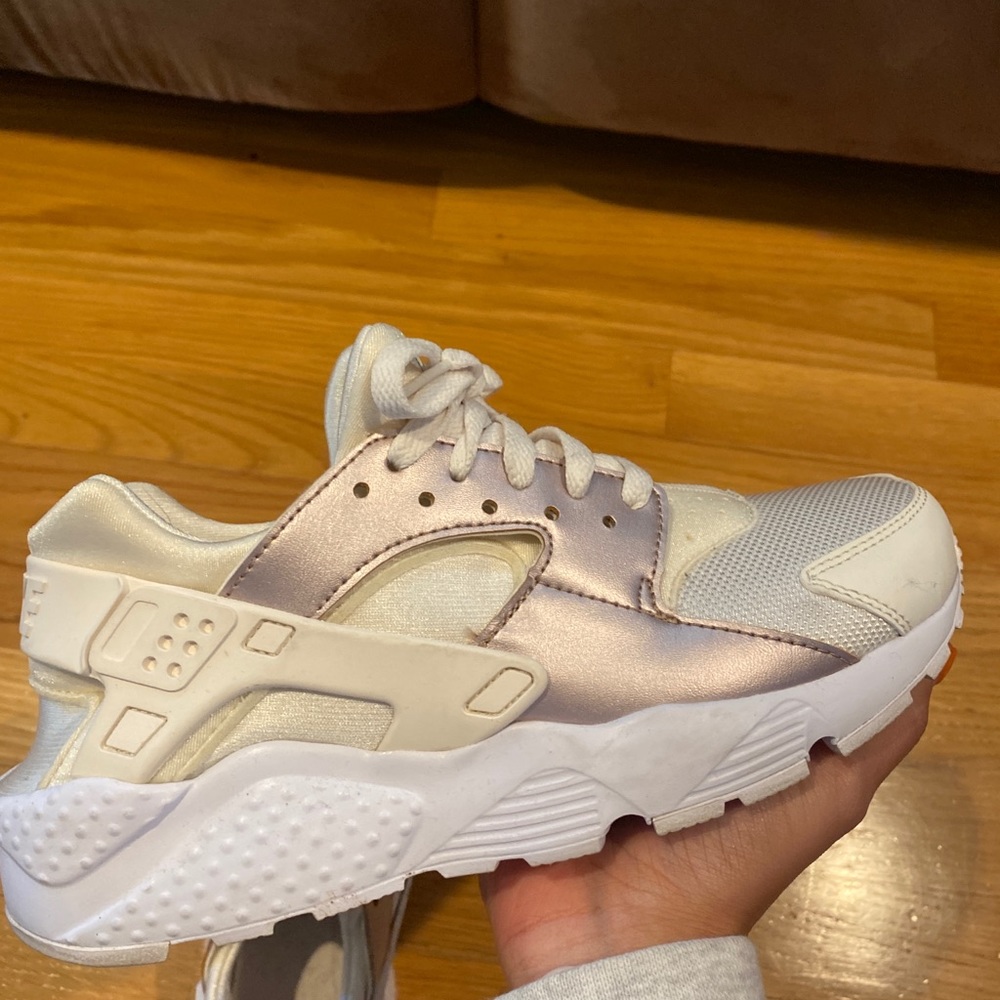 Nike huaraches rose gold “phantom” NEVER WORN